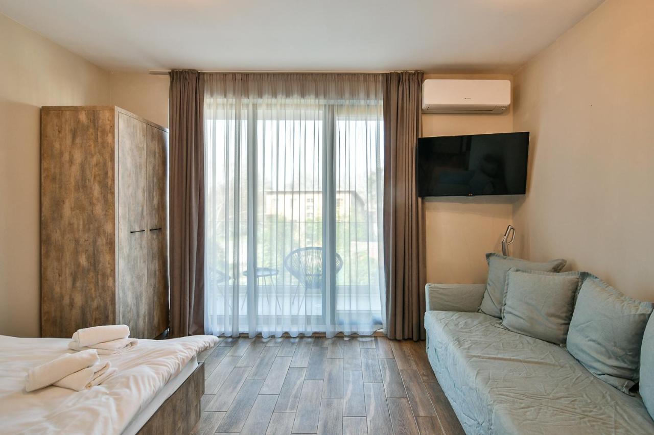 Studio With Pool Άγιος Κωνσταντίνος και Ελένη Εξωτερικό φωτογραφία